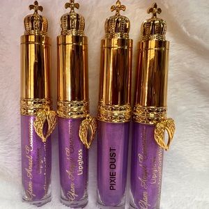 Lipgloss in Pixie Dust.